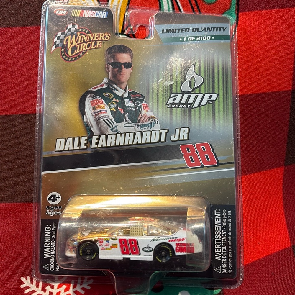 2009 DALE EARNHARDT JR #88 AMP ENERGY NATIONAL GUARD GOLD CHROME 1/64 RARE